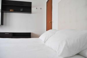 Apartment Wall Center - Aloha Sevilla