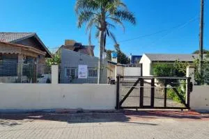 Casa com 2 quartos, garagem, a 3 quadras da praia! - Passo de Torres