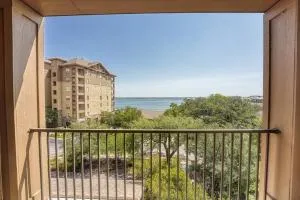 Great Lakefront Condo With Gorgeous Lake LBJ Views - 马蹄湾