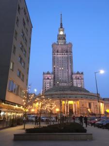 Emilka z widokiem na Pałac Kultury