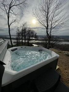 Paradise Point sleeps 4 Hot Tub - Декора
