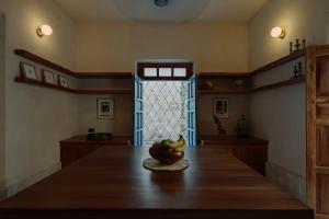 Hermosa casa junto a la muralla