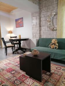 D&M LIVING STUDIO Patra