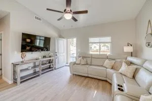 Dog-Friendly Home Near Golfing in Bakersfield! - Buttonwillow