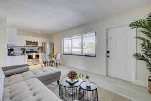 2BR Coastal Getaway!