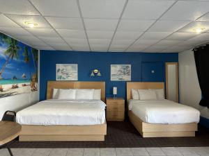 Double Room with Two Double Beds and Kitchenette room in Tides Motor Inn