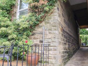 Homely 4 bed cottage central characterful