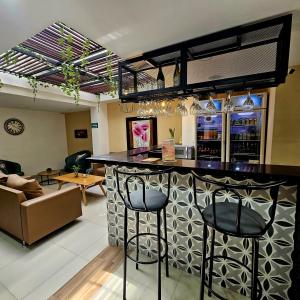 Laureles Guest House LGH Hotel
