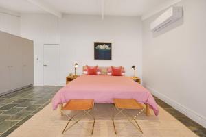 Lake Eildon Retreat - Breathtaking Views - Sleeps 12