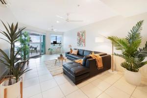 High-Top Retreat City Chic With Ocean Outlooks