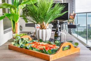 High-Top Retreat City Chic With Ocean Outlooks