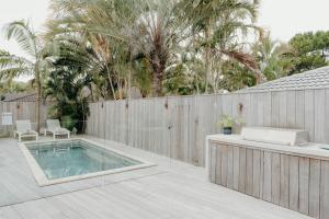 Paradise Palms - pet-friendly beach home with pool