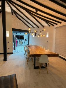 Luxury Finca el Ensueño, casa entera, con Sauna, Jacuzzi, BBQ y Caballos