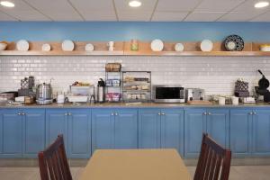 Country Inn & Suites by Radisson, Warner Robins, GA