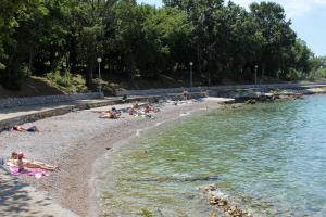 Apartments with parking space Njivice, Krk - 21771