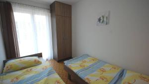 Apartments with parking space Njivice, Krk - 21771