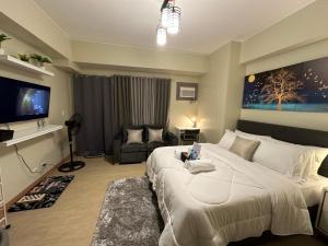 Cozy Studio with Queen Size Bed in Araneta Quezon City