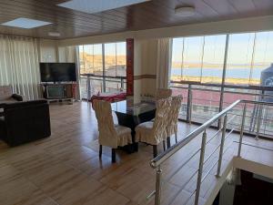 REFUGIO PANORAMICO EN PUNO 3 Niveles con Vista al Lago Titicaca y la Ciudad