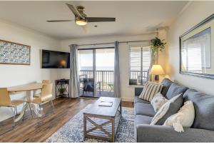 Two Community pools Queen Bunk Beds Sleeper sofa Bikes & Beach Gear included