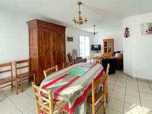 Maison conviviale près de la plage avec jardin clos, 2 chambres, animaux admis - FR-1-231-299