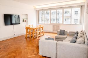 PRIVATE ROOM in a huge multicultural apartment