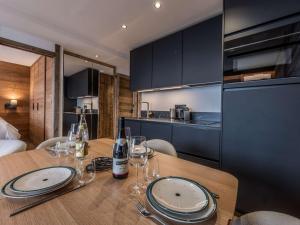 Appartement rénové, 4 pers, skis aux pieds, balcon, parking - FR-1-631-185