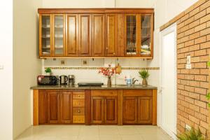 House of Comfort - 3 BR & 3 baths - 1 to Hoan Kiem Lake & Old Quarter