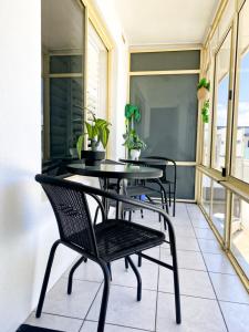 Beach apartment 1022 esplanade sea-views