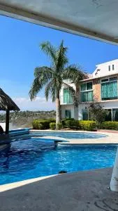 casa con hermosa vista al lago de tequesquitengo - Tlatenchu