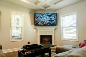 Enjoy this mini-mansion near downtown and the airport!