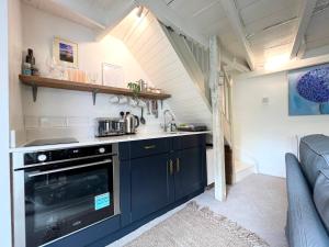 Cosy Cottage Central Marazion with Parking