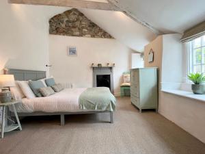 Cosy Cottage Central Marazion with Parking