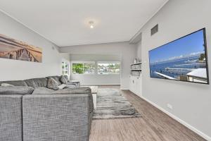 Balmoral Waterfront Escape at Lake Macquarie