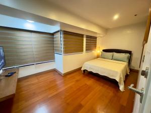 2BR condo in BGC with WiFiNetflixDisney+