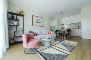 Comfortable Bright Apartment by ECRU near Metro WWA48