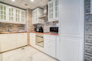 300m From The Beach - JBR Apartment with Sea & Dubai Eye Views