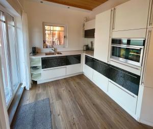 Al Porto Fantastic Lake & Mountain View Apartment