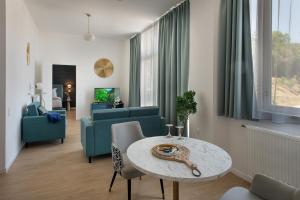 DOMITYS Résidence services seniors LE PARC DES AUBIERS