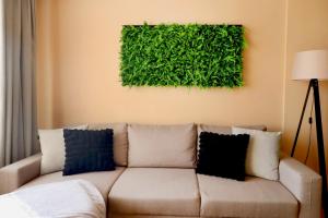 Green Cozy and Central 1BDRM Apartment