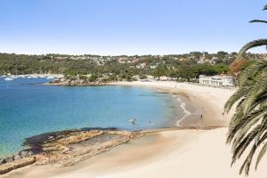 Balmoral Beach Beauty
