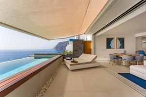 Aquasuites Luxury Penthouse A01