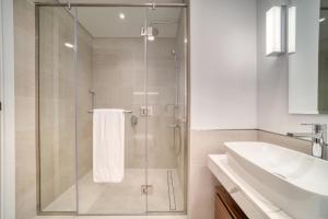 Luxury Madinat Living 2BR with Sea Views