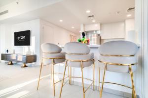 Luxury Madinat Living 2BR with Sea Views