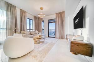 Luxury Madinat Living 2BR with Sea Views