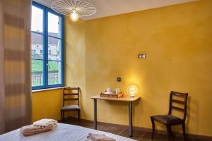 B&B / Chambres d'hotes L-Hote de la Couronne : photos des chambres