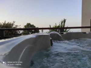 Iris Stone Villa with Jacuzzi