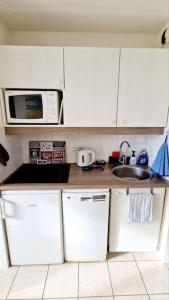 Appartements CAP BLEU Appartement 4 personnes, vue golf, acces piscines gratuit : photos des chambres
