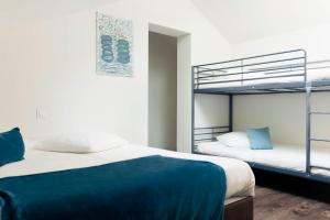 Maisons de vacances LE GITE DE LA GARE - GITE DE GROUPE 14 PERSONNES : photos des chambres