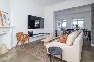 Contemporary Two Bedroom House in Greenpoint