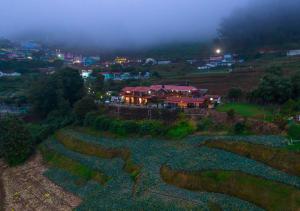 SILENT VALLEY FARMSTEAD OOTY by VOYE HOMES